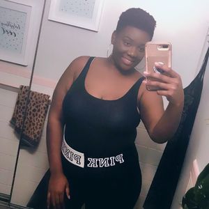 Meet your Posher, Estella